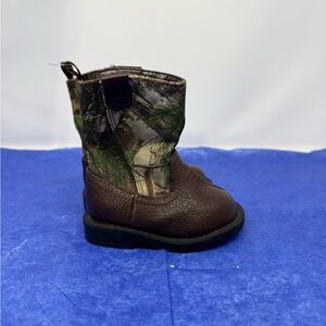 Healthtex Camouflage and Brown Velcro close Kids' Boots sz 2  (USIFAM)